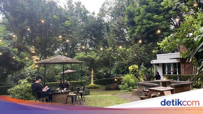 Asrinya Kafe Nuansa Puncak yang 'Tersembunyi' di Jakarta Timur